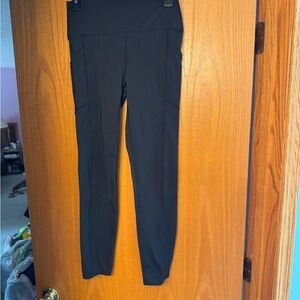 Zenana Outfitters Black High-Rise Leggings with pockets